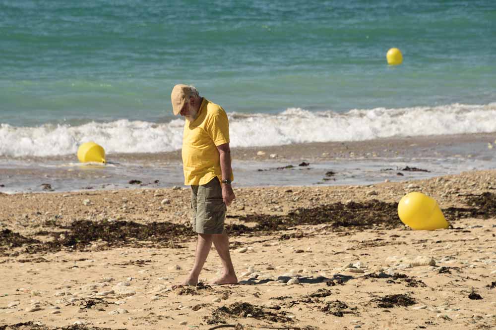 Image 070 6049 2 Yellow Bouys